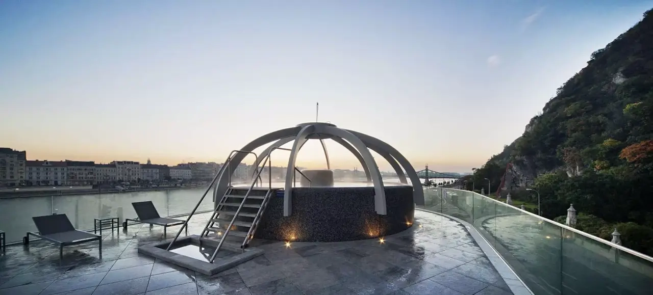 Rudas tetőterasz este